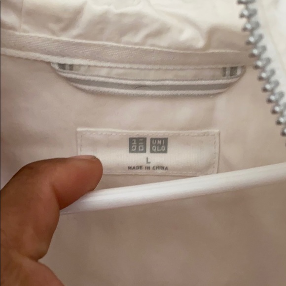 Uni Qlo Wind Breaker - Picture 2 of 3